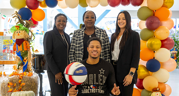 Harlem GlobeTrotters Latif Jet Rivers Visit School 23