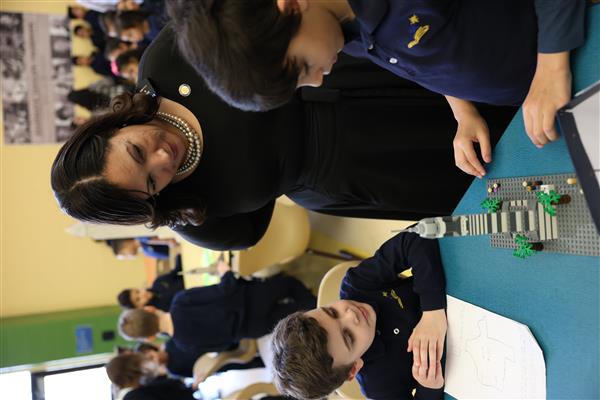 Board President Iliana Chevres Visits Schools No. 21