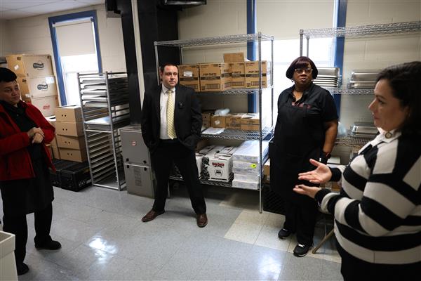Board President Iliana Chevres Visits School No. 8
